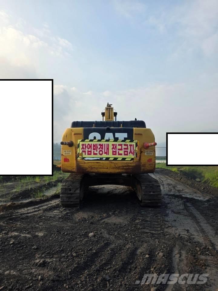 CAT 330FL Kāpurķēžu ekskavatori