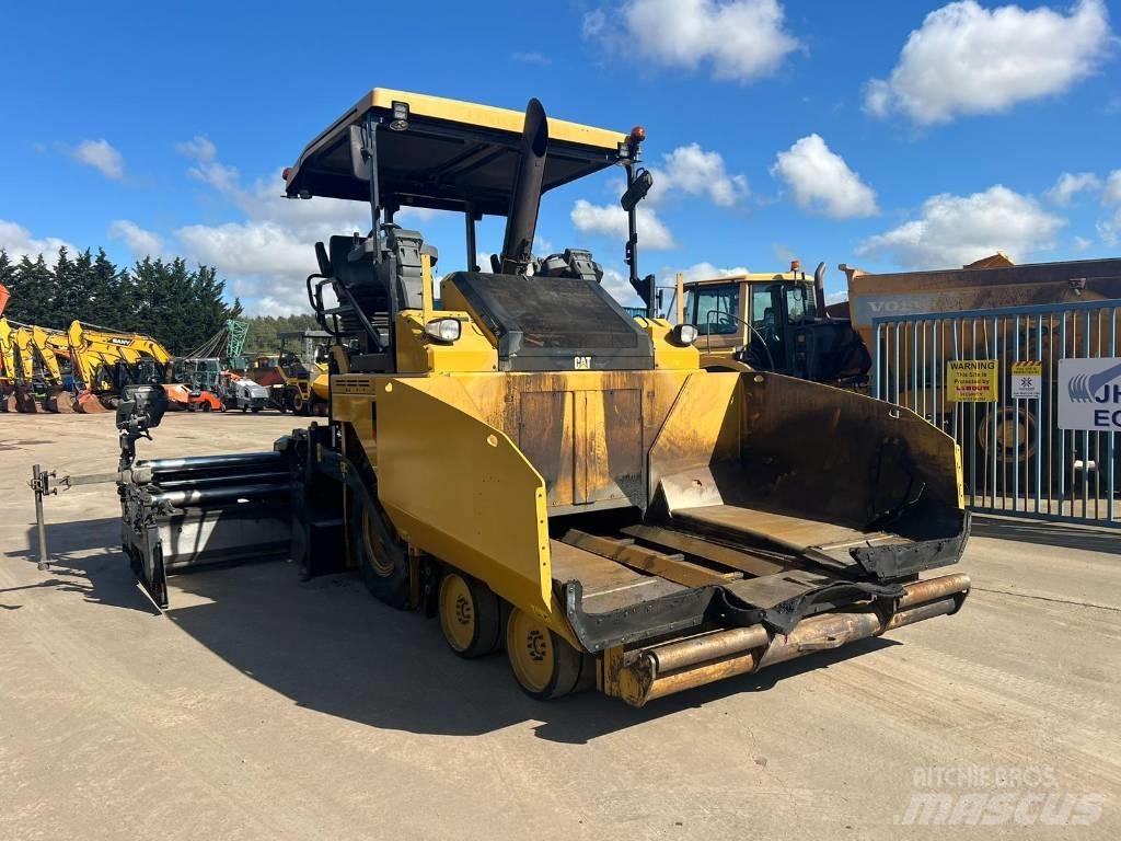 CAT AP 500 F Asfalta klājēji