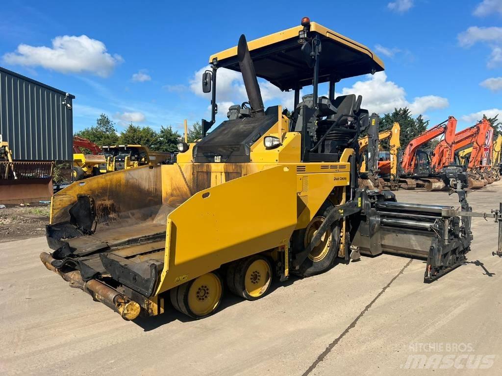 CAT AP 500 F Asfalta klājēji