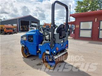 CAT CB 22B Divvalču grunts veltņi