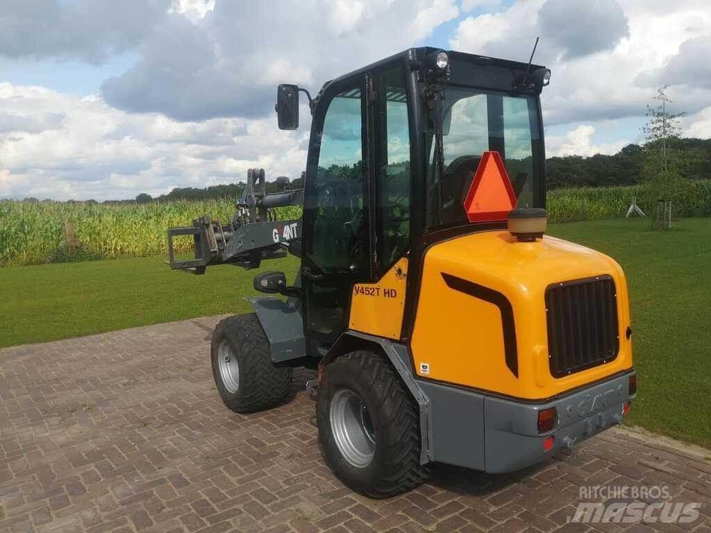 GiANT V 452 T HD Iekrāvēji uz riteņiem