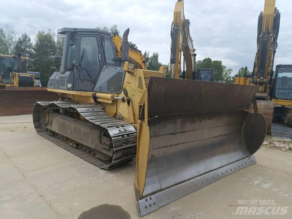 Komatsu D61EXL-12 Kāpurķēžu buldozeri