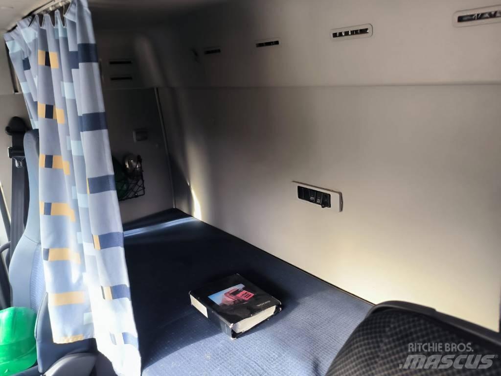 Volvo FH 440 Treileri ar āķi