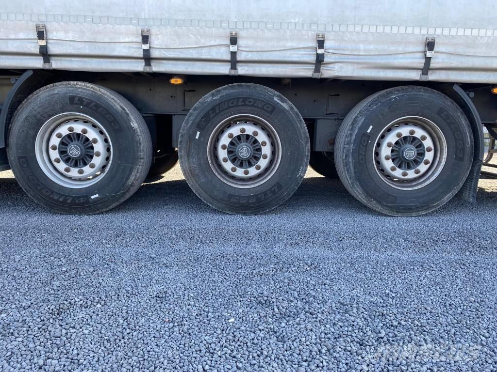 Kögel SN 24 Tents puspiekabes