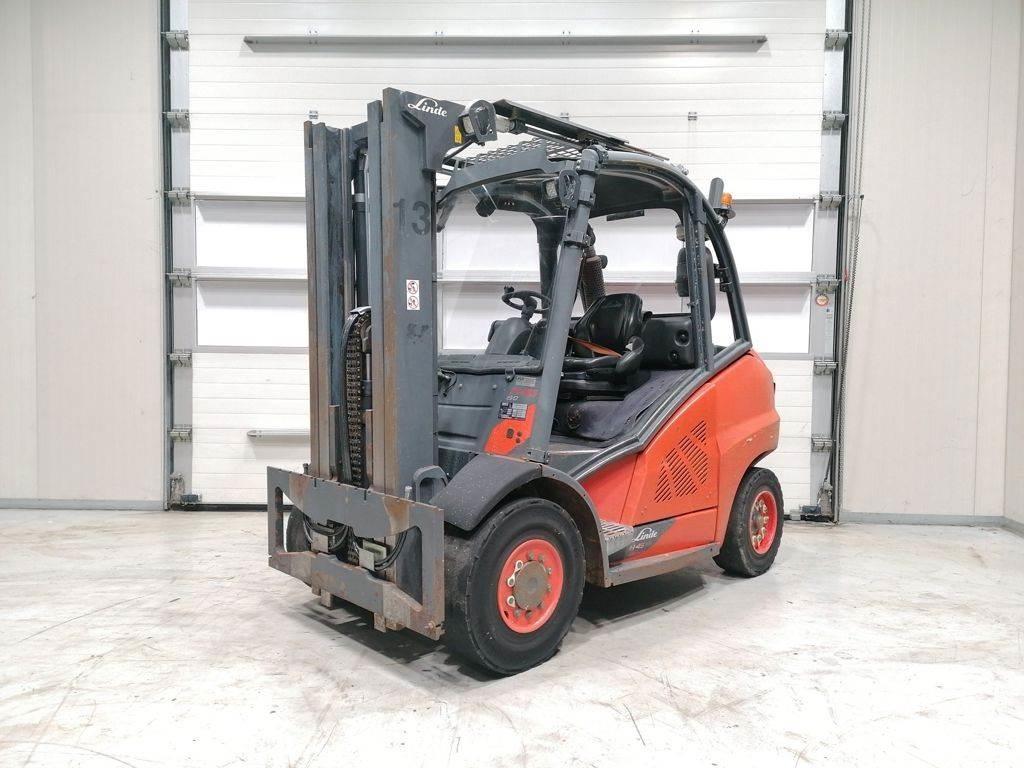 Linde H45D-02 Tehnika ar dīzeļa dzinēju