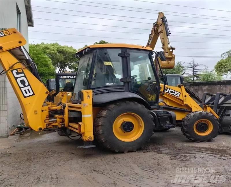 JCB 3CX Ekskavatori-iekrāvēji
