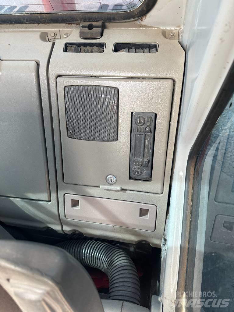 Doosan 150 Ekskavatori uz riteņiem
