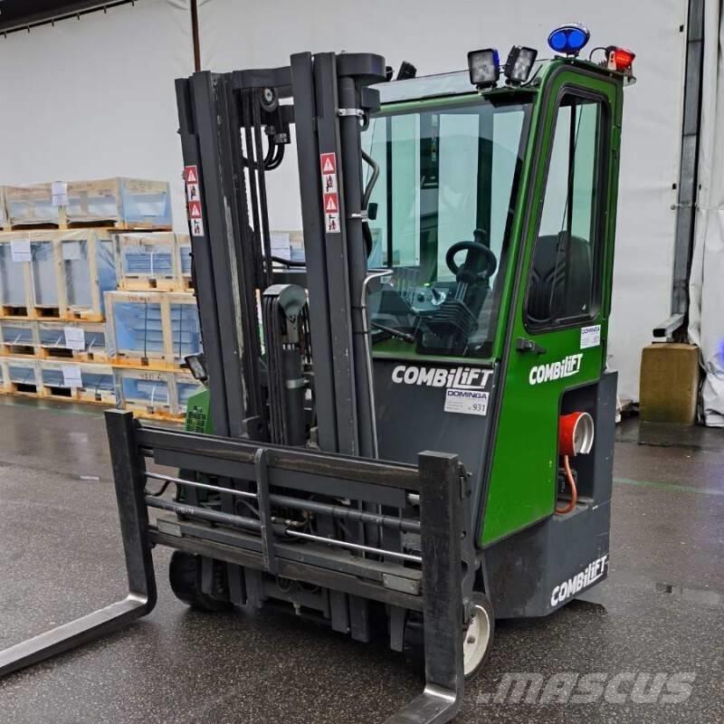 Combilift CB 2500 Četru virzienu krāvēji
