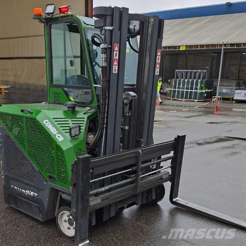 Combilift CB 2500 Četru virzienu krāvēji