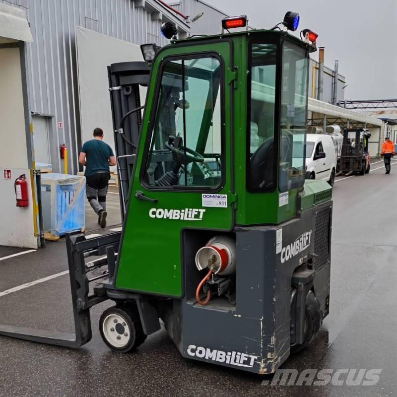 Combilift CB 2500 Četru virzienu krāvēji