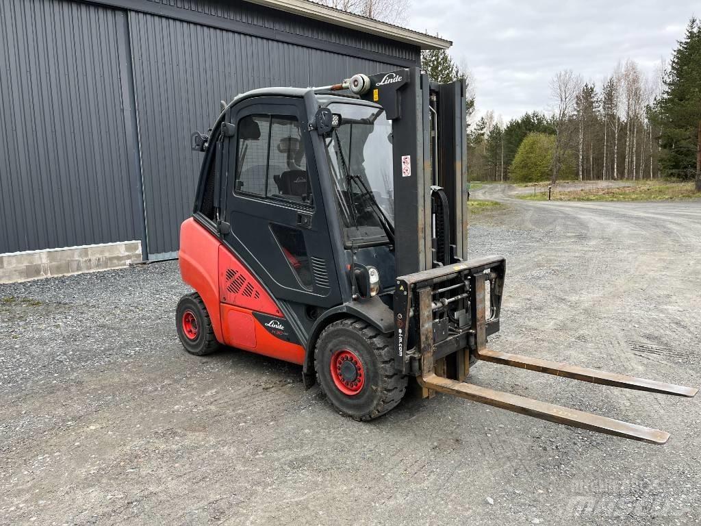 Linde H30D-02 Tehnika ar dīzeļa dzinēju
