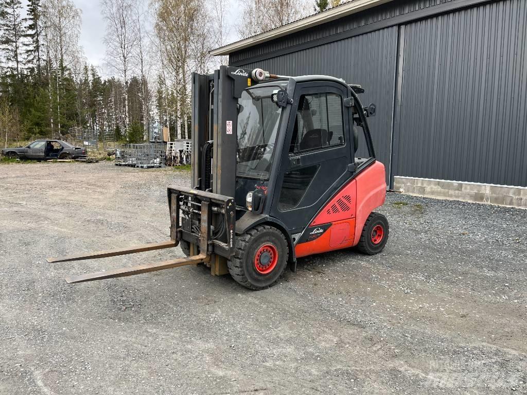 Linde H30D-02 Tehnika ar dīzeļa dzinēju