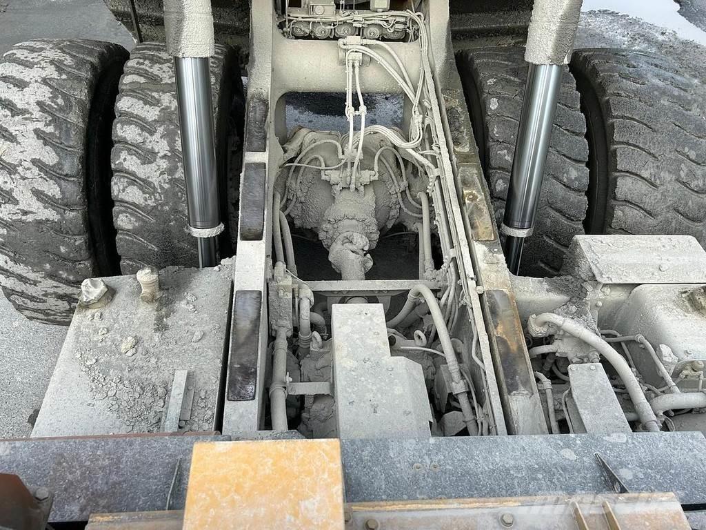 Komatsu HD605-7 Mini pašizgāzēji