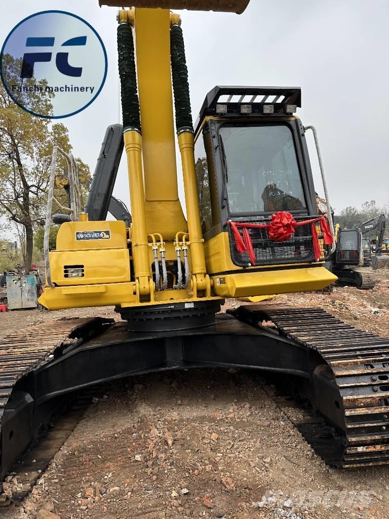 Komatsu 220 Kāpurķēžu ekskavatori