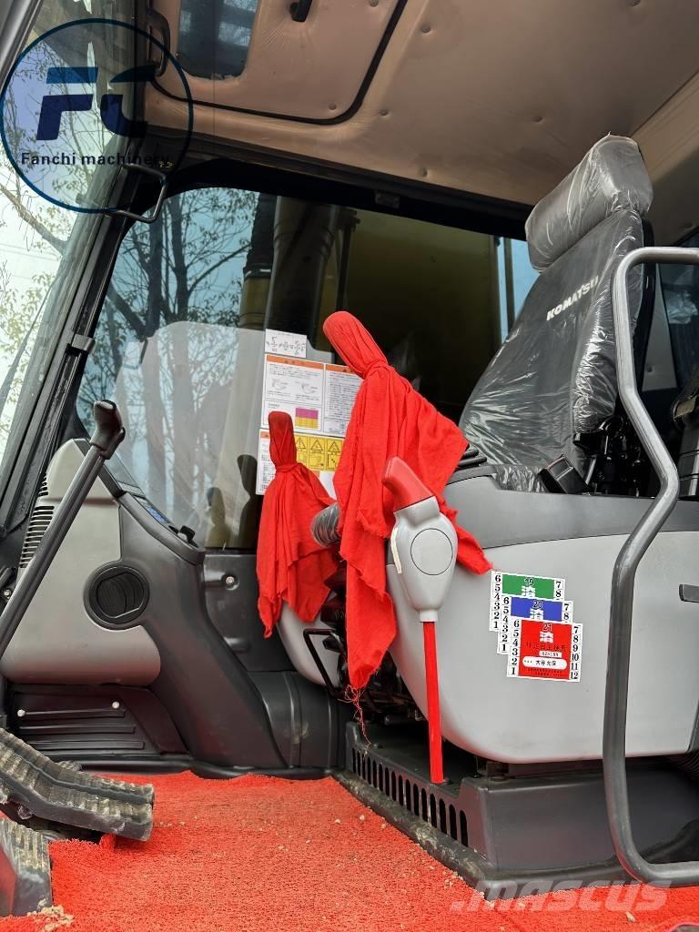 Komatsu 220 Kāpurķēžu ekskavatori