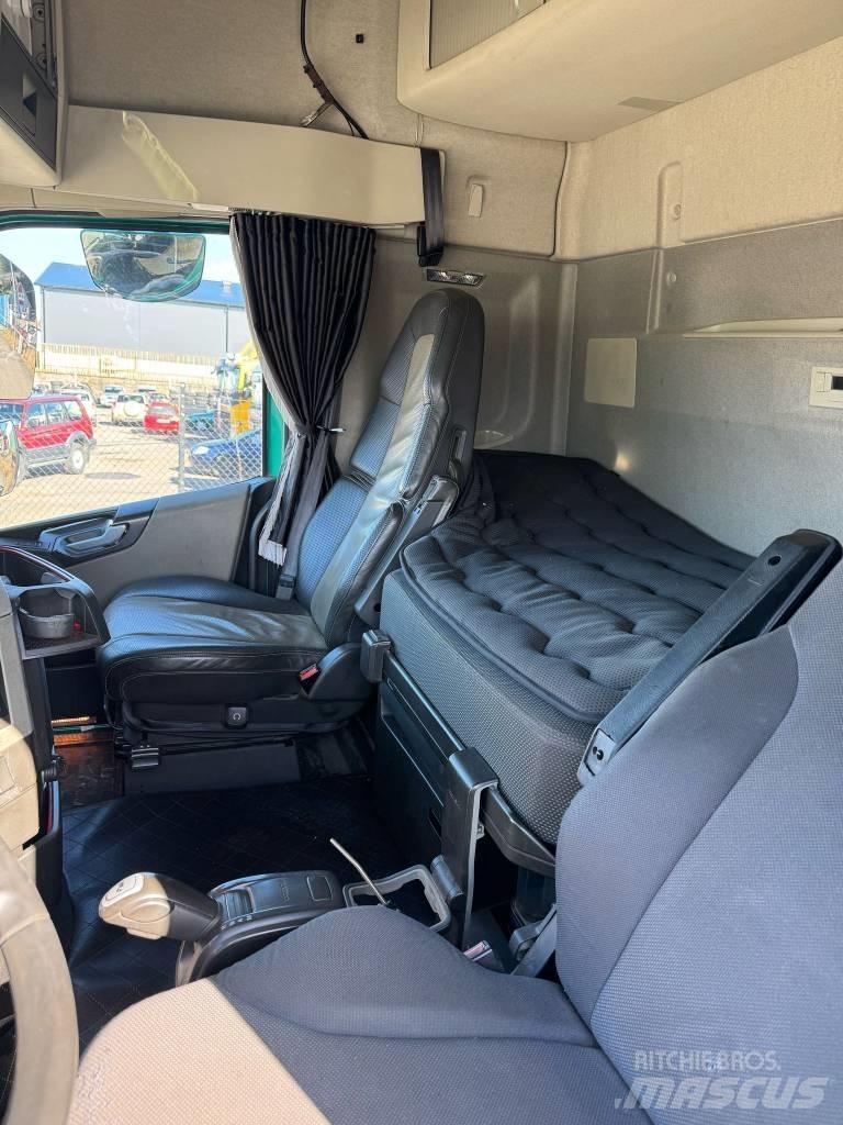 Volvo FH 540 Treileri ar āķi
