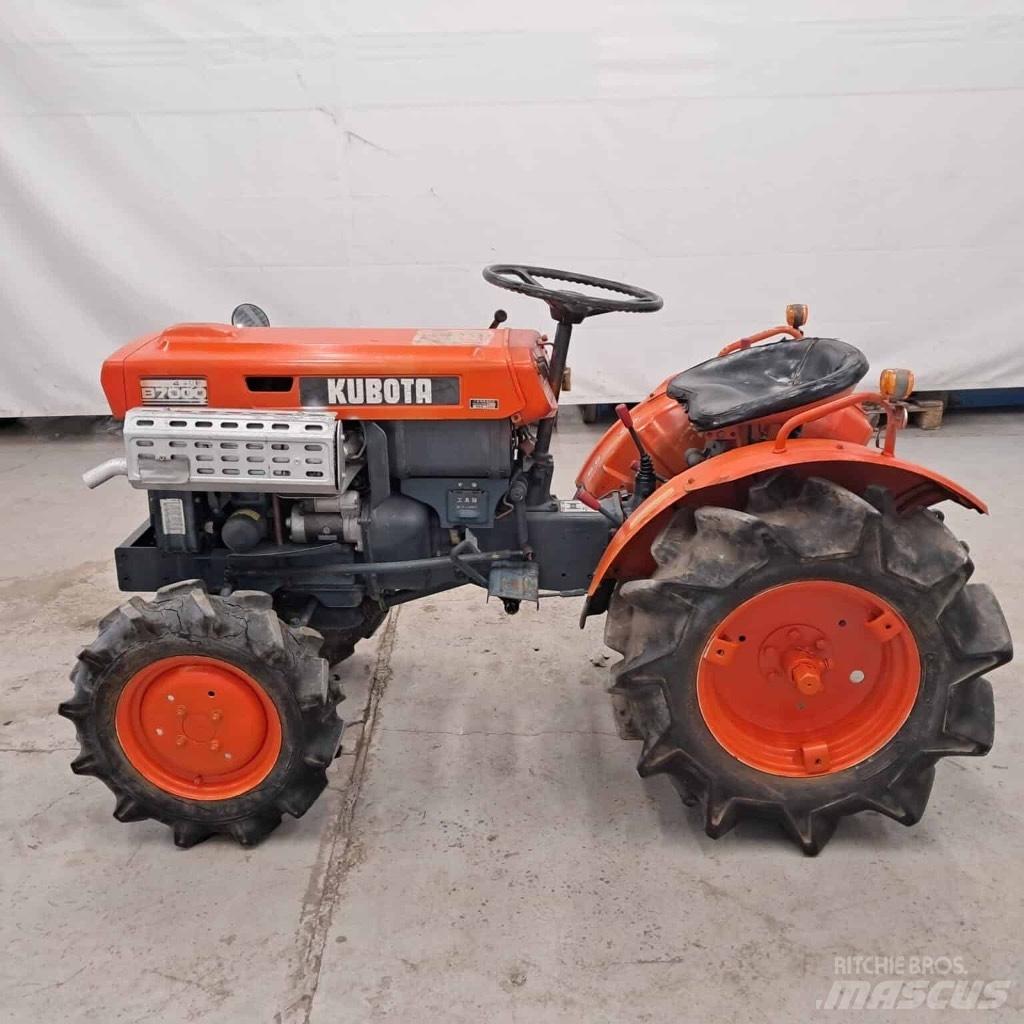 Kubota B 7000 Traktori