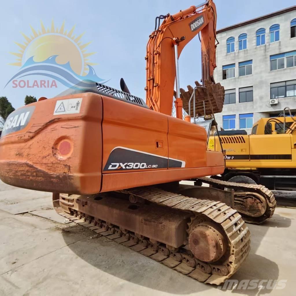 Doosan DX 300 LC Kāpurķēžu ekskavatori