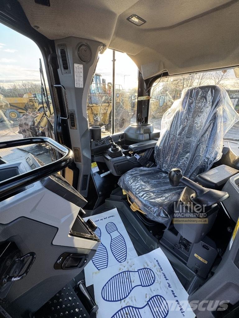 CAT D 5 Kāpurķēžu buldozeri