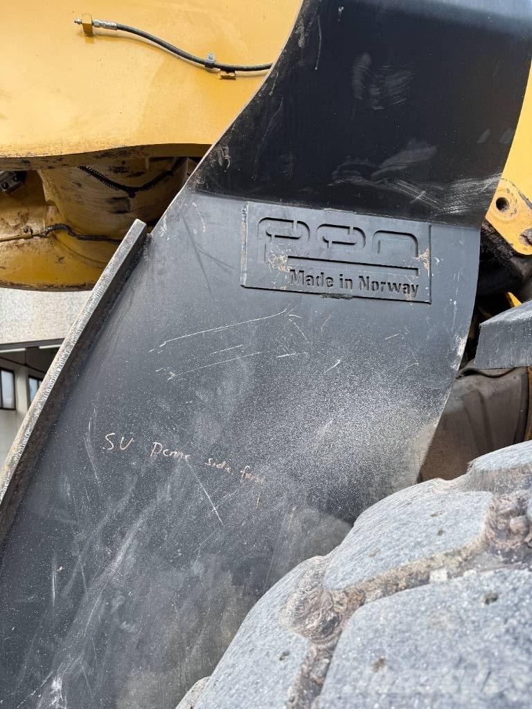 CAT 980 M Iekrāvēji uz riteņiem