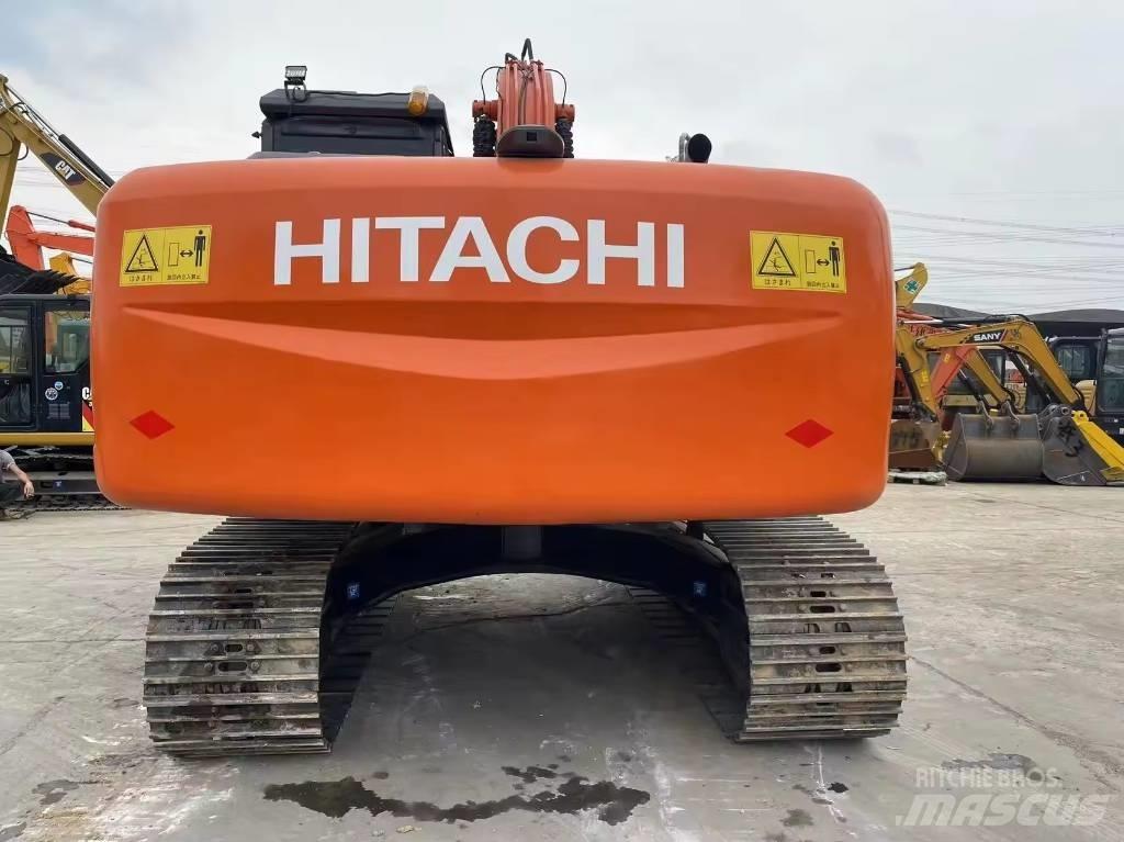 Hitachi ZX 200 Kāpurķēžu ekskavatori