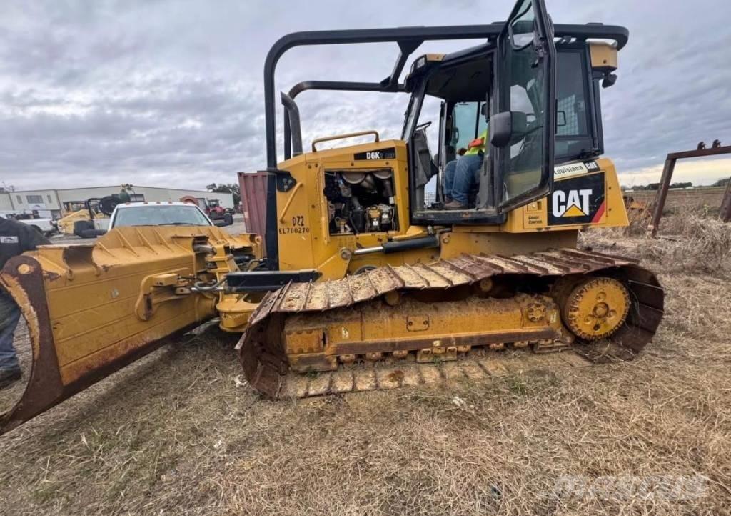 CAT D 6 M Kāpurķēžu buldozeri
