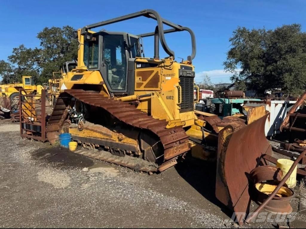 CAT D 6 M Kāpurķēžu buldozeri