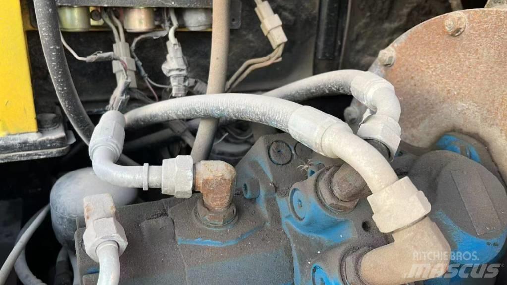 Hyundai 60 W Ekskavatori uz riteņiem