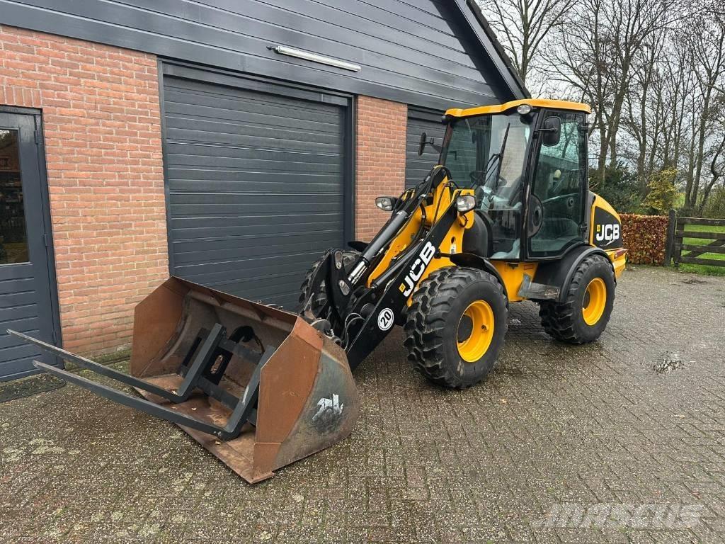 JCB 406 Iekrāvēji uz riteņiem