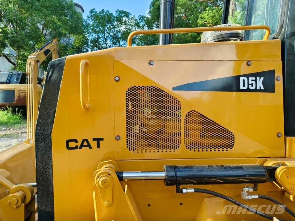 CAT D 5 K Kāpurķēžu buldozeri