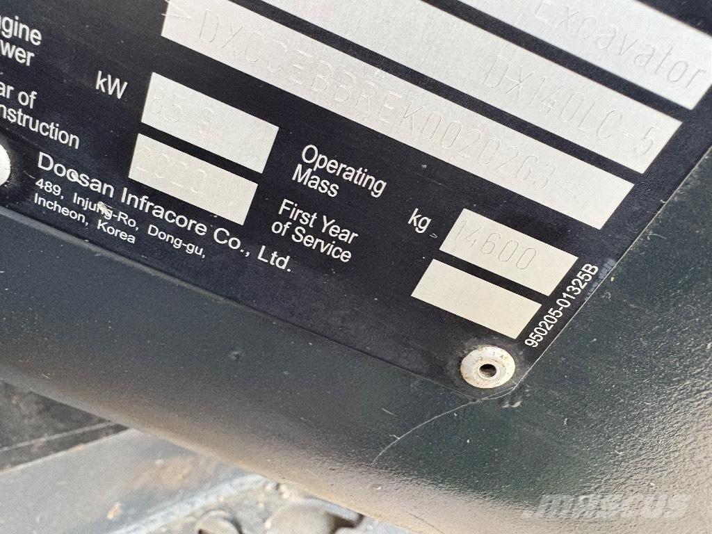 Doosan DX 140 LC Kāpurķēžu ekskavatori