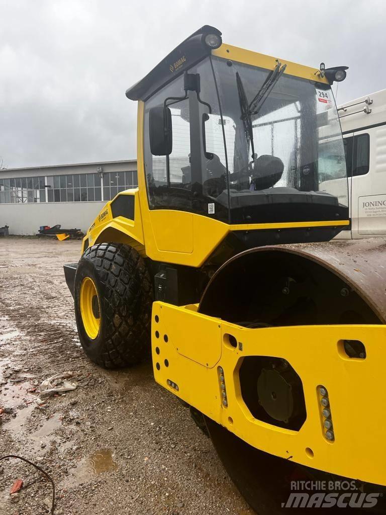 Bomag BW211 D5 Vienvalča grunts veltņi