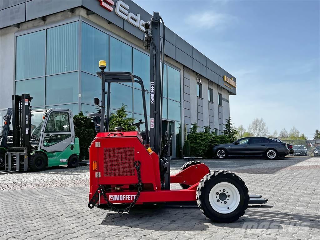 Moffett M3 20.3 Kravas mašīnām piestiprināmie pacēlāji