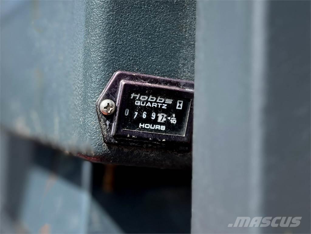 Moffett M3 20.3 Kravas mašīnām piestiprināmie pacēlāji