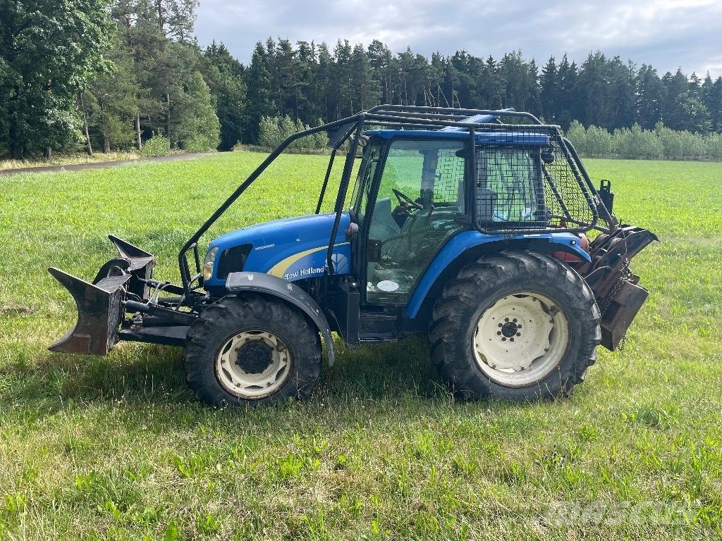 New Holland T5050 Mežizstrādes traktori