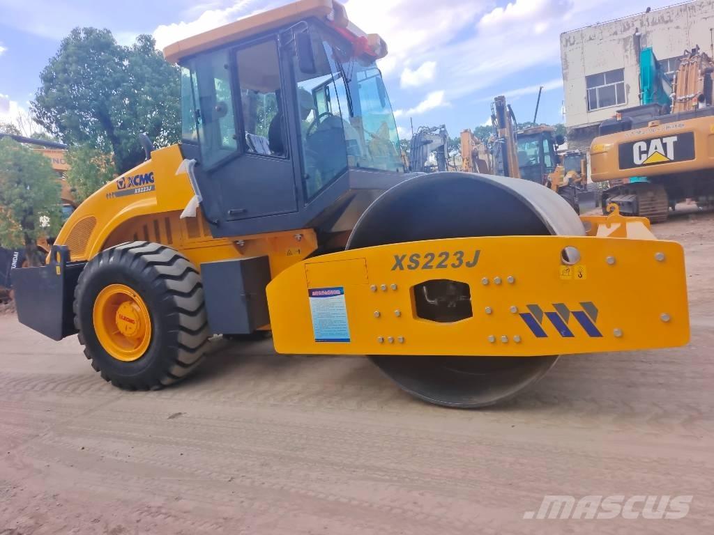 XCMG XS223J Vienvalča grunts veltņi