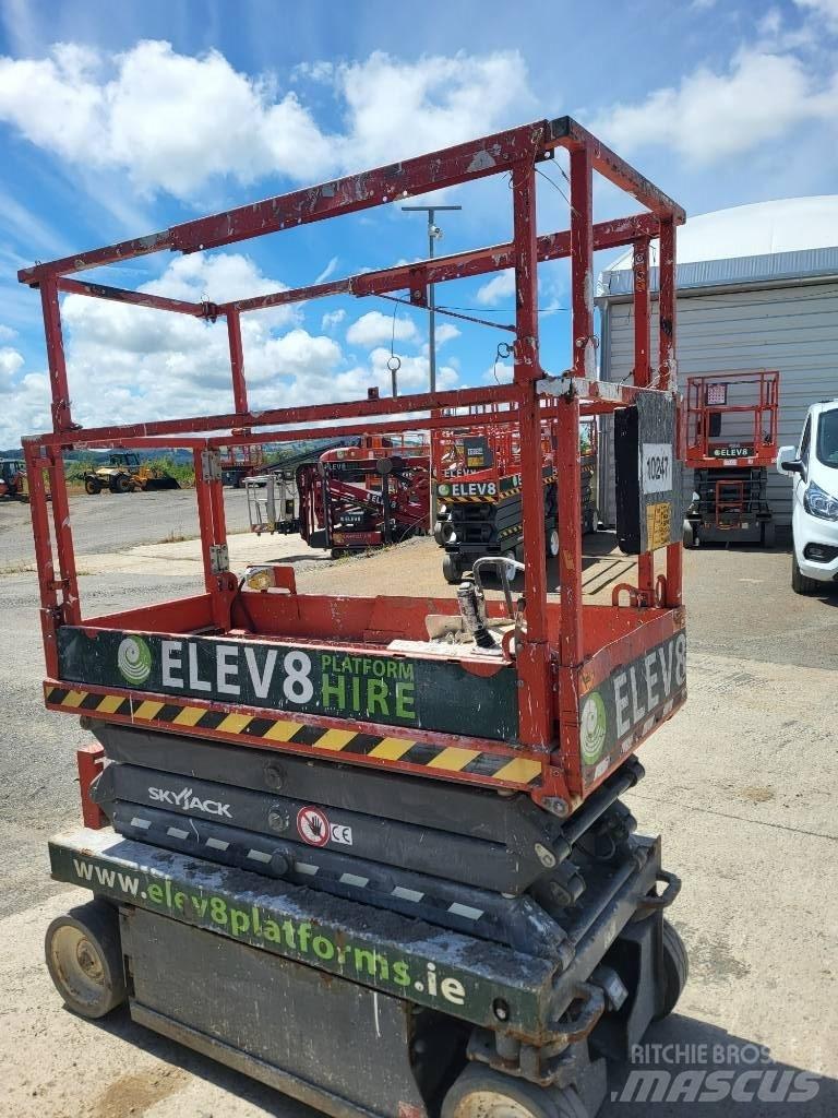 SkyJack 32/19 Šķerveida pacēlāji