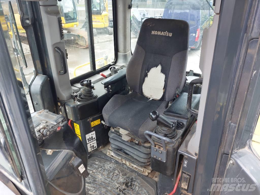 Komatsu D65PX-18 Kāpurķēžu buldozeri