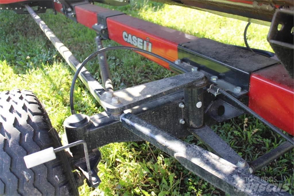 Case IH AF 8250 Ražas novākšanas kombaini