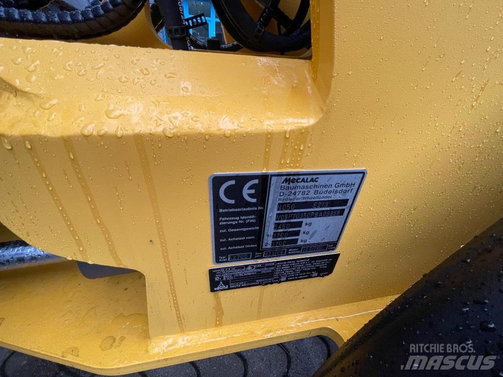 Mecalac AX700 Iekrāvēji uz riteņiem