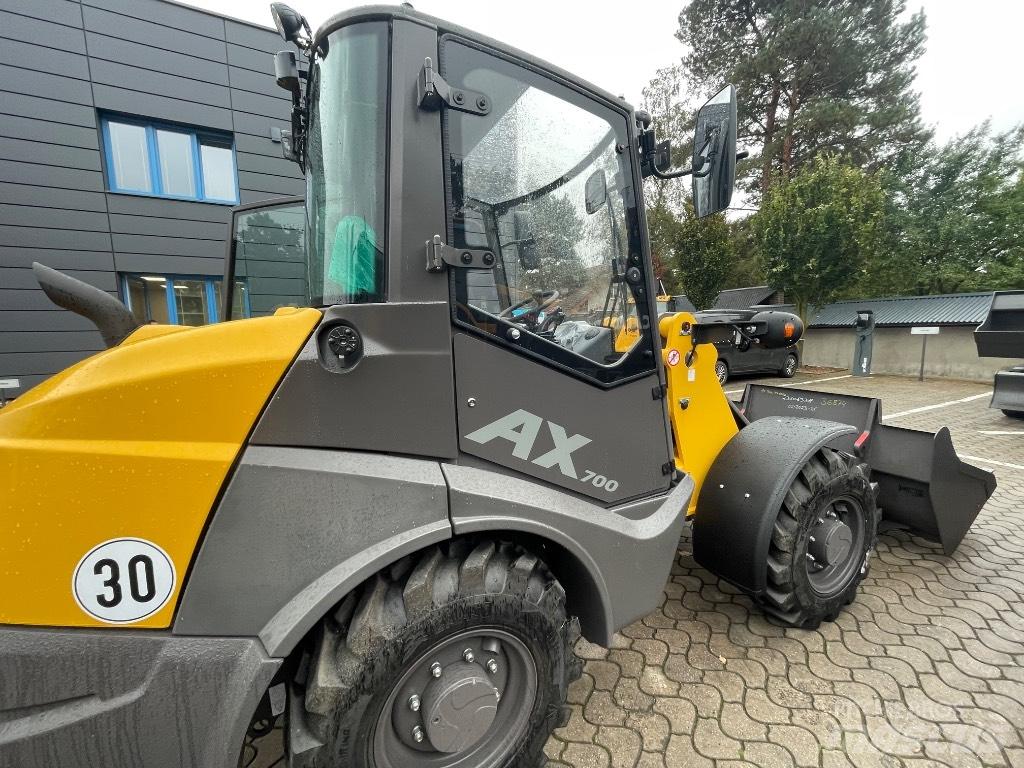 Mecalac AX700 Iekrāvēji uz riteņiem