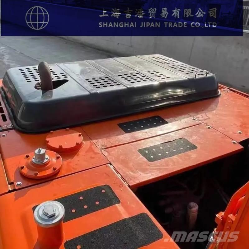 Hitachi ZX 200 Kāpurķēžu ekskavatori