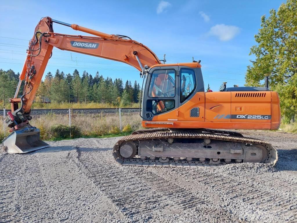Doosan DX 225 LC Kāpurķēžu ekskavatori