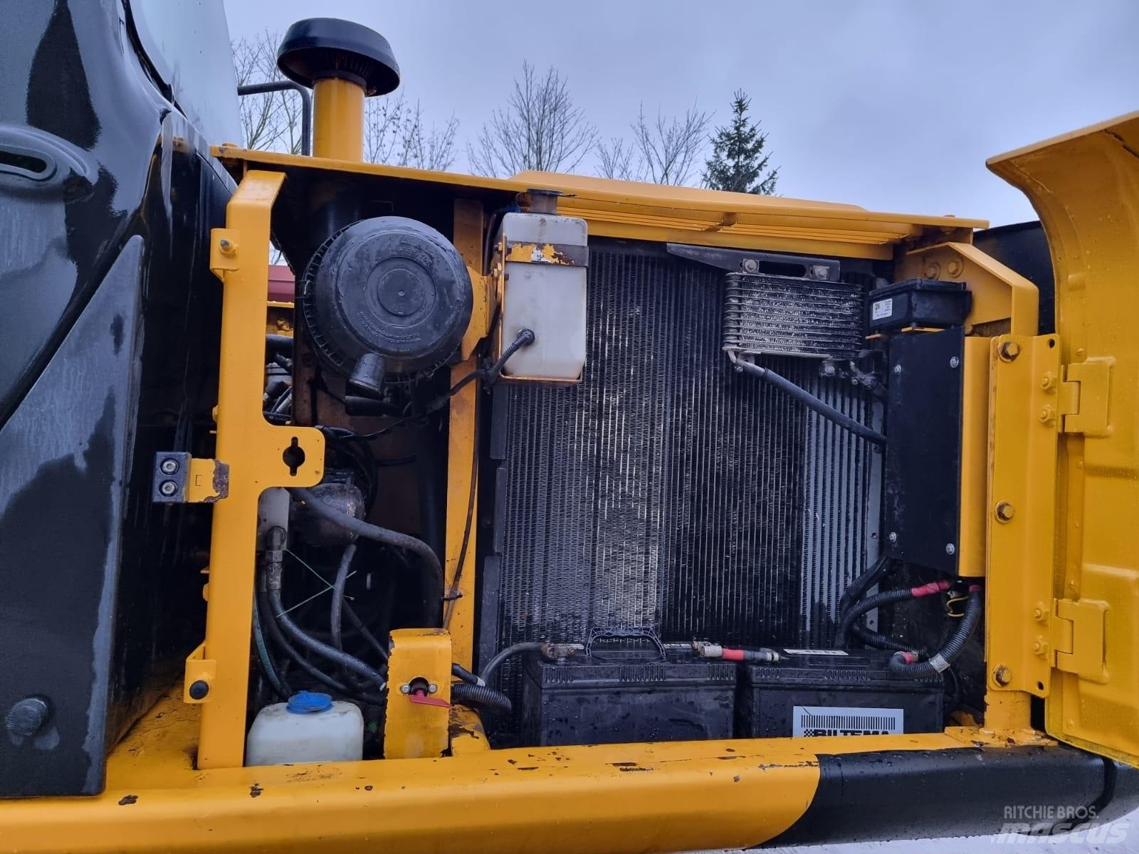 JCB JS 160 LC Kāpurķēžu ekskavatori