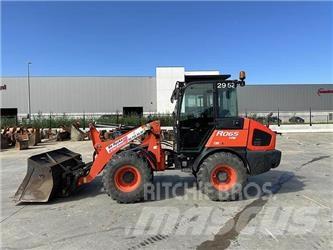 Kubota R065W Iekrāvēji uz riteņiem