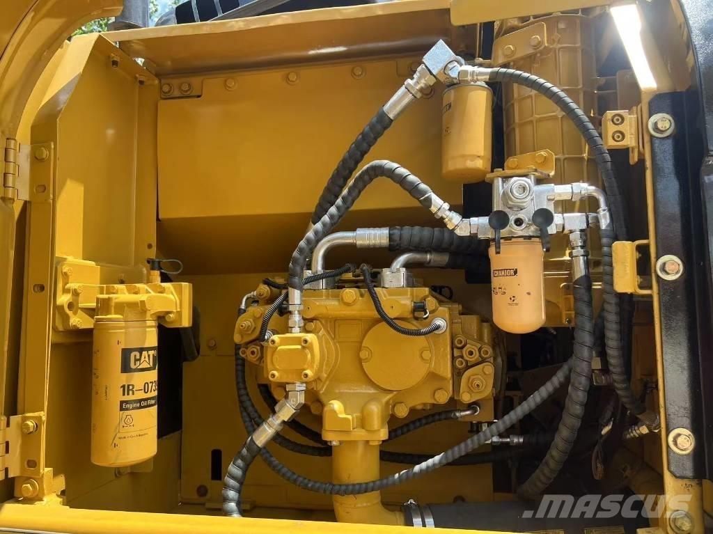 CAT 323 D L Kāpurķēžu ekskavatori
