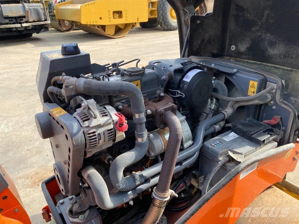 Hamm HD 10C VV Divvalču grunts veltņi