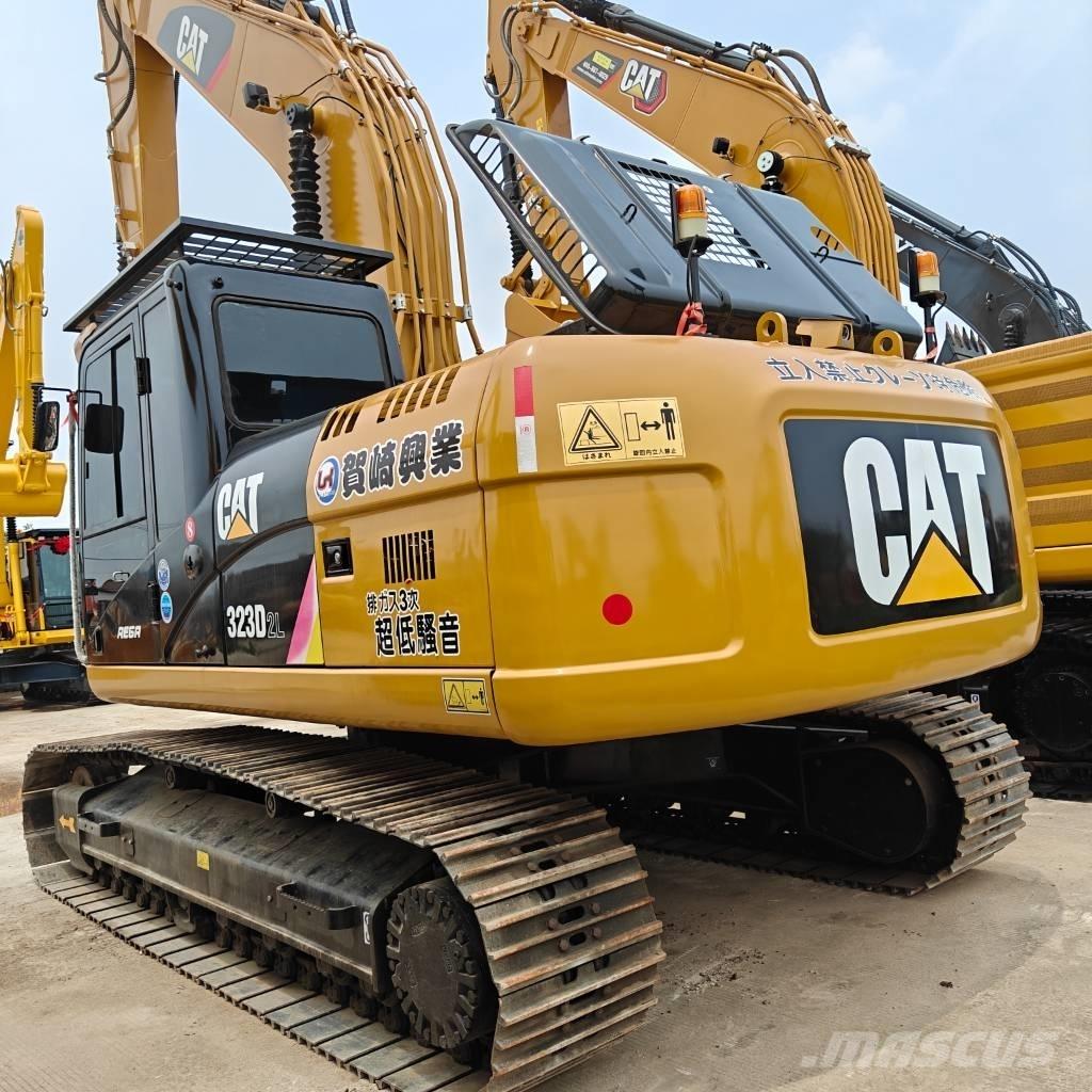 CAT 323 D L Kāpurķēžu ekskavatori