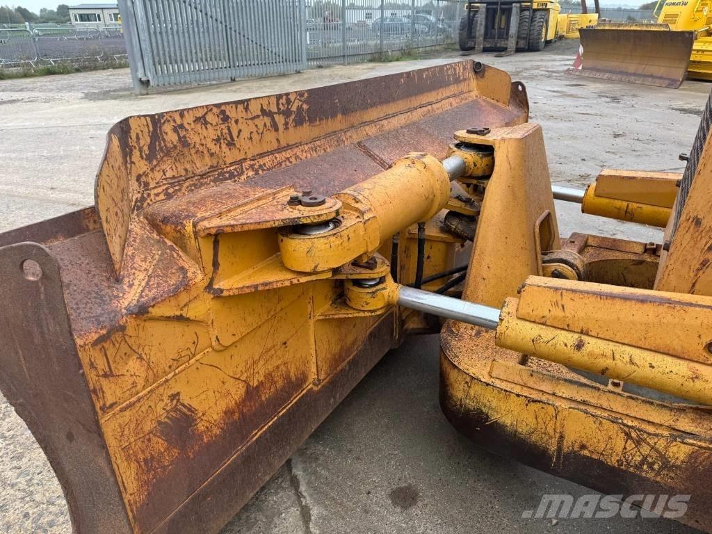 Komatsu D 58 E-1 Kāpurķēžu buldozeri