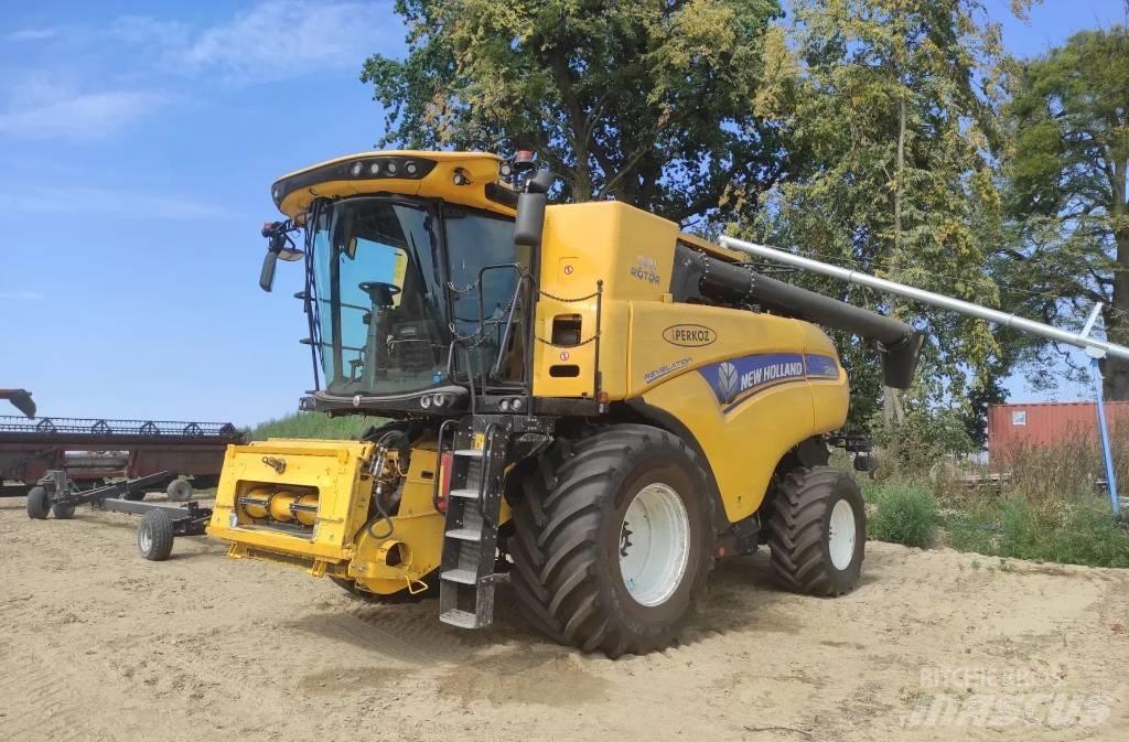 New Holland CR 8.90 Ražas novākšanas kombaini